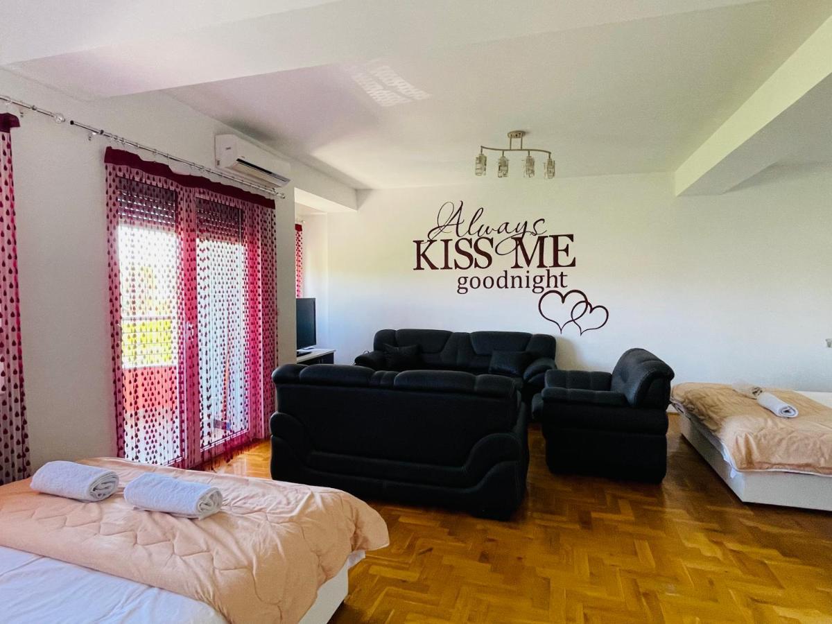 Front Beach Exclusive Apartments Struga Ngoại thất bức ảnh
