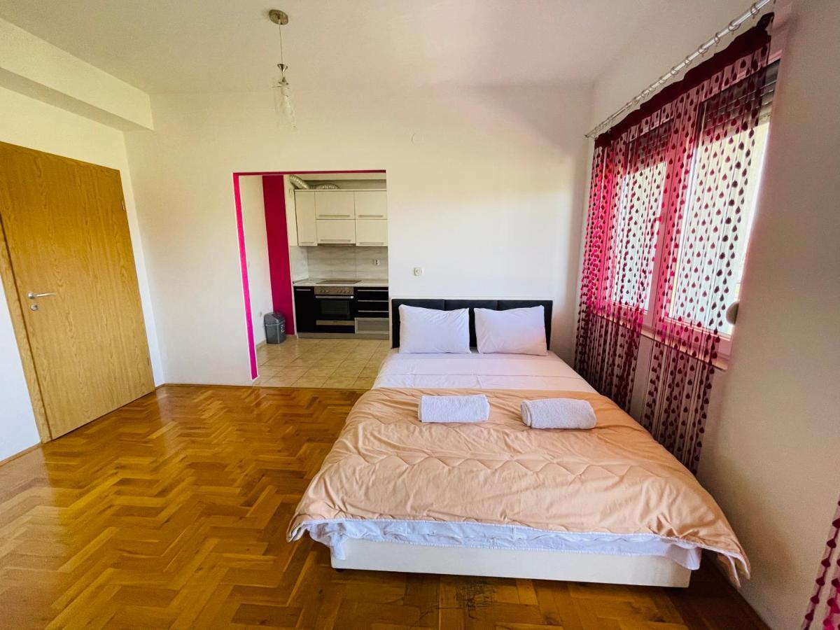 Front Beach Exclusive Apartments Struga Ngoại thất bức ảnh