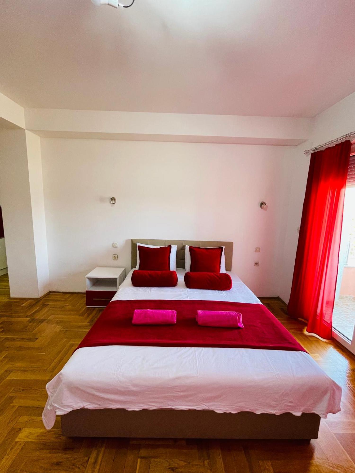Front Beach Exclusive Apartments Struga Ngoại thất bức ảnh